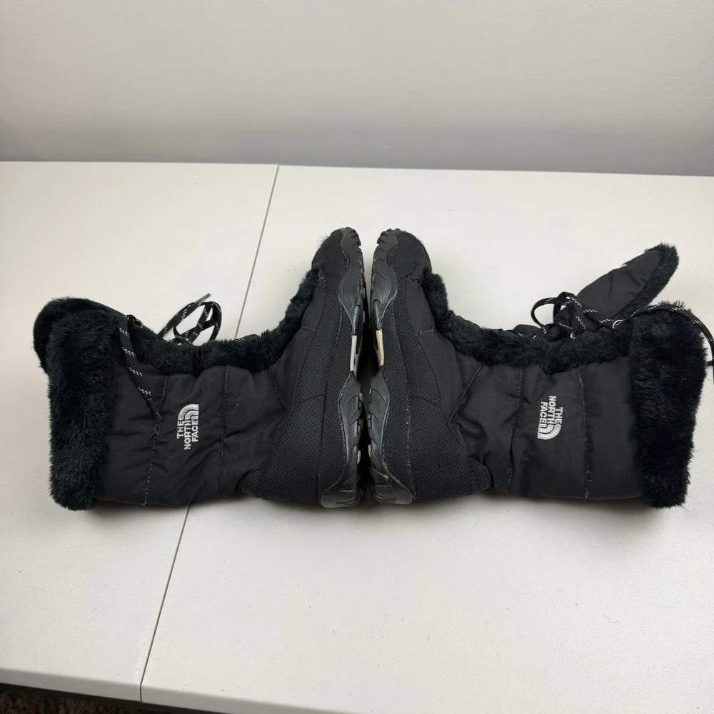 The North Face up black